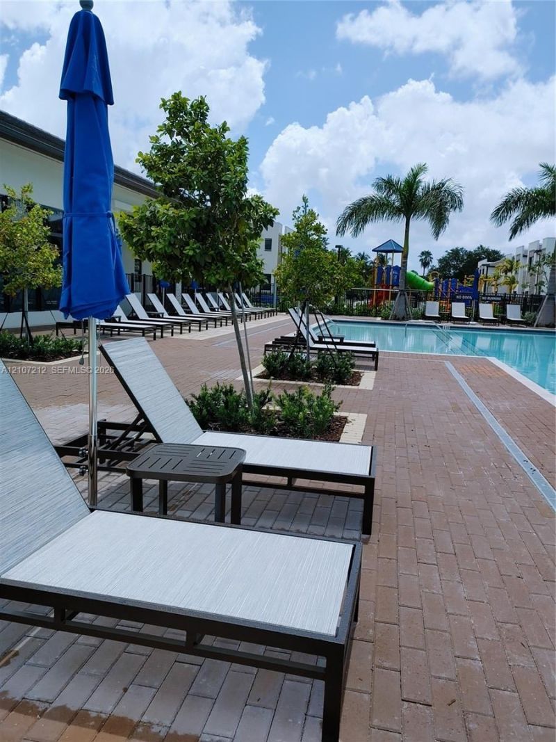 613 NE 208th Ter , Unit 613, Miami, FL 33179 Photo