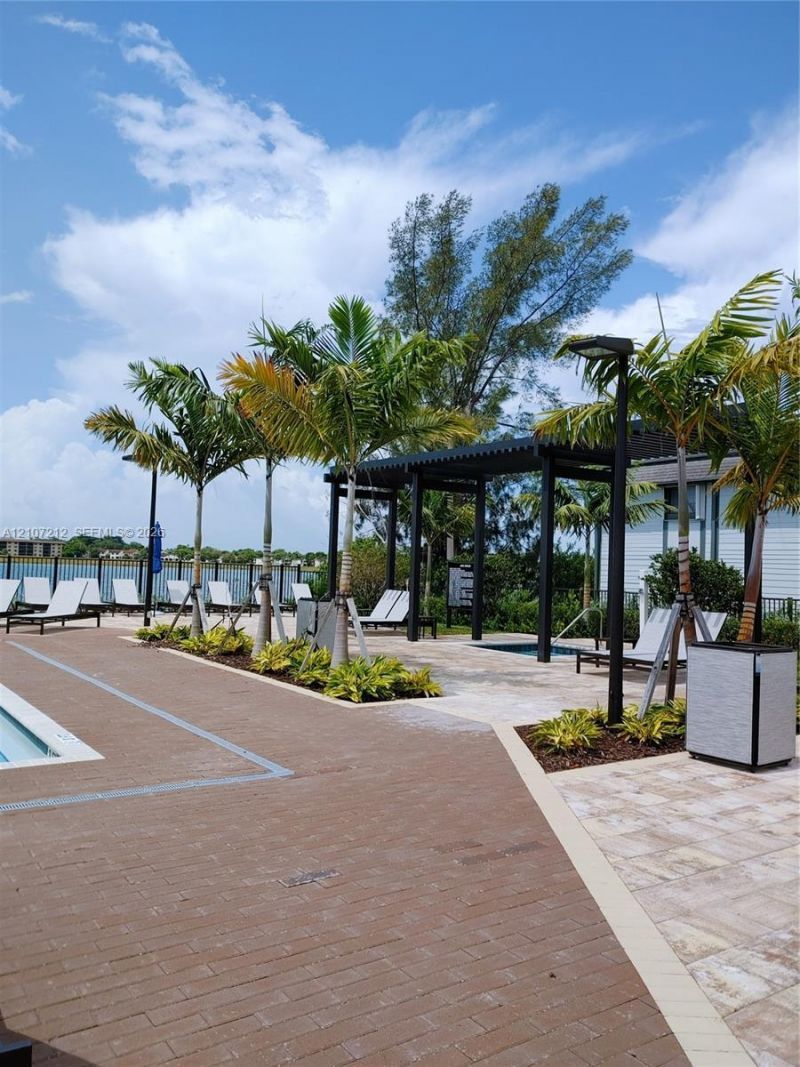 613 NE 208th Ter , Unit 613, Miami, FL 33179 Photo