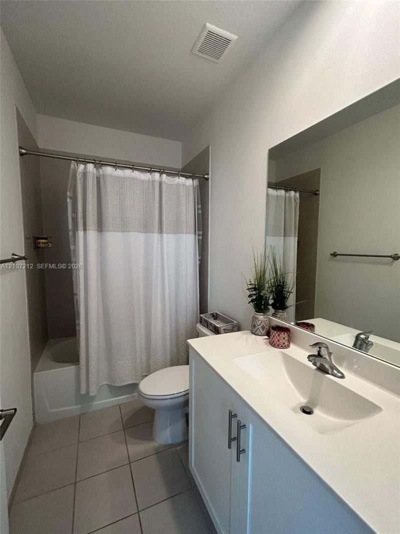 613 NE 208th Ter , Unit 613, Miami, FL 33179 Photo