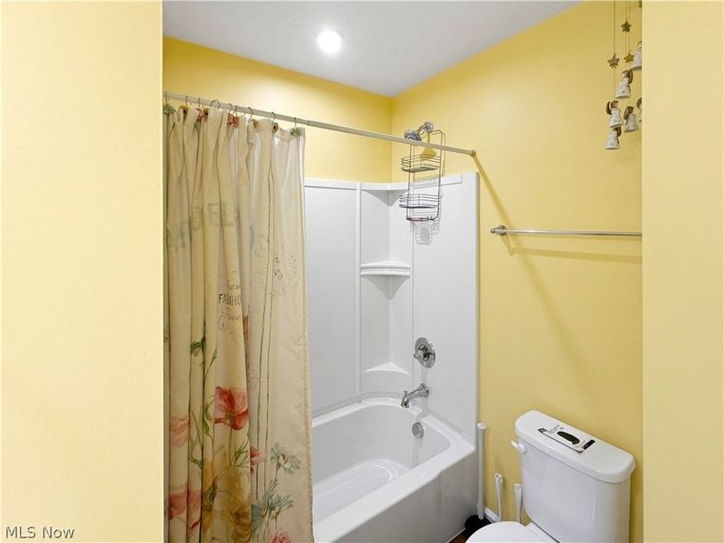 3204 Boettler Street NE, Canton, OH 44721 Photo 13