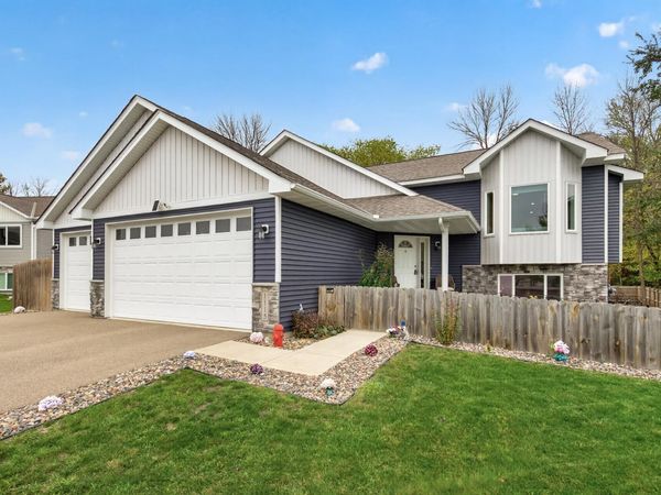 1115 Mulberry Avenue NE, Montgomery, MN 56069