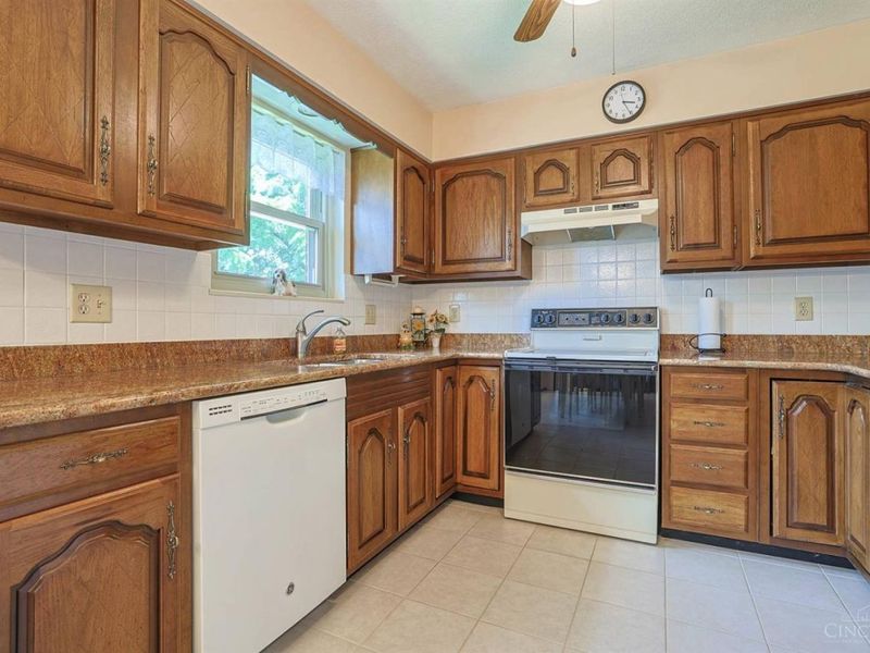 5800 West Fork Road, Green Township, OH 45247 Photo 15