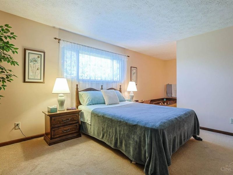 5800 West Fork Road, Green Township, OH 45247 Photo 23