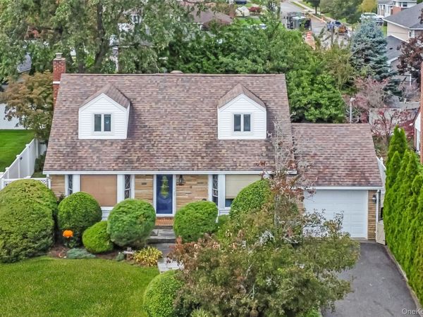 19 Leonard Road, Syosset, NY 11791
