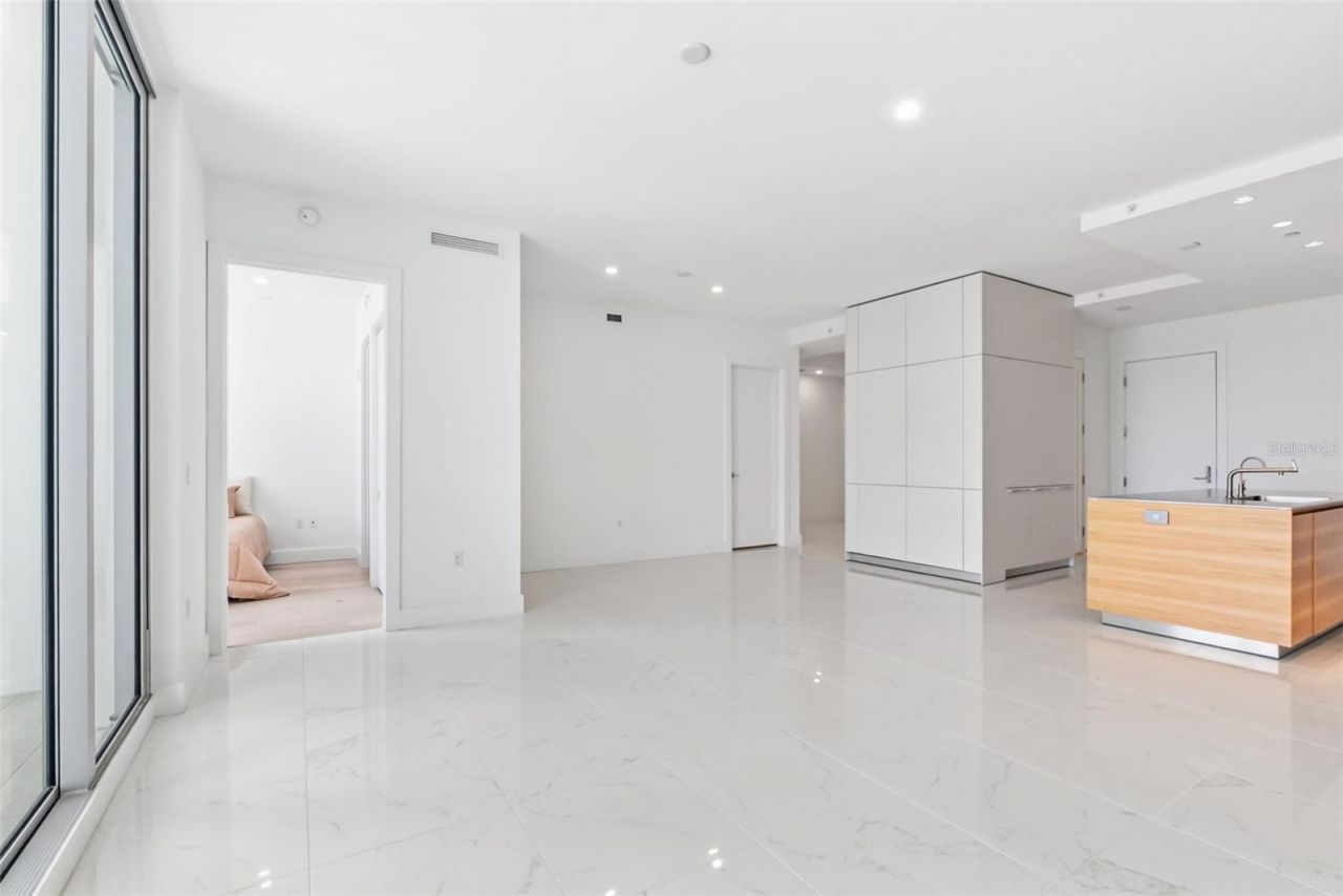 111 S Pineapple Avenue, Unit 1103, Sarasota, FL 34236 Photo
