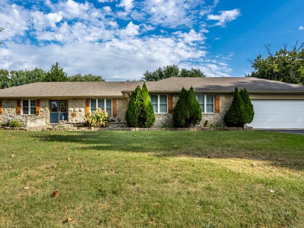1401 Westwind Drive , Avon, IN 46123