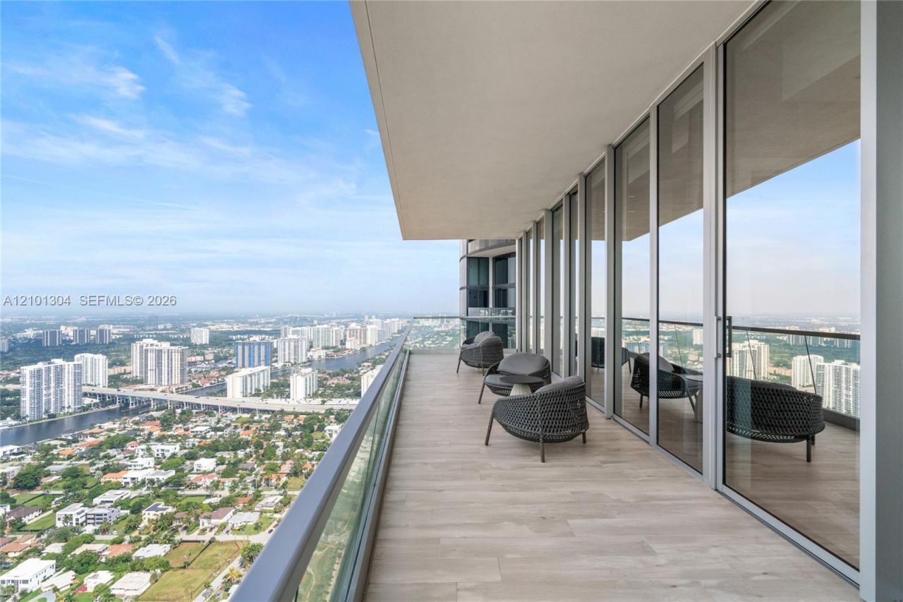 18501 Collins Ave, Unit 5101, Sunny Isles Beach, FL 33160 Photo