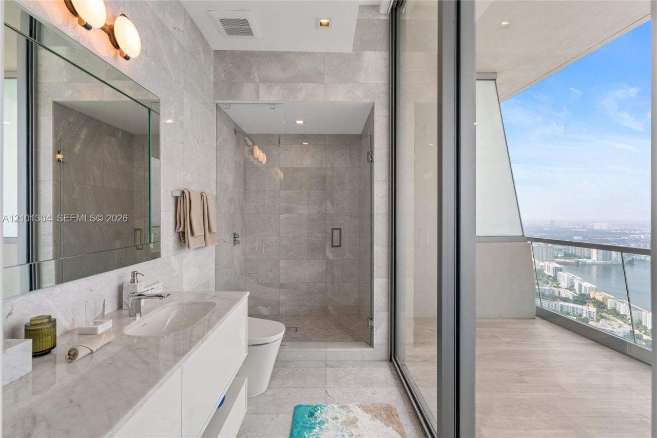 18501 Collins Ave, Unit 5101, Sunny Isles Beach, FL 33160 Photo