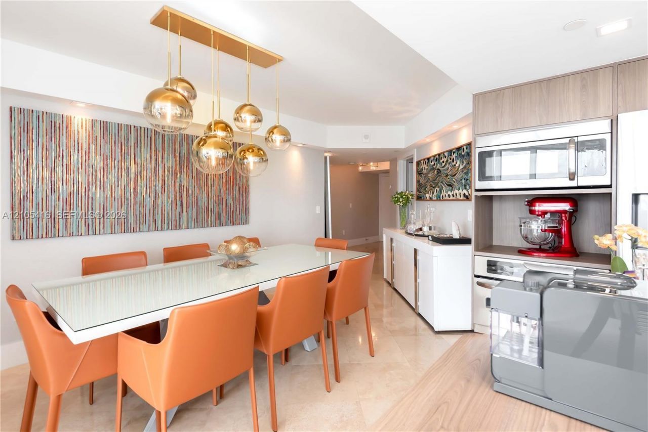 6301 Collins Ave , Unit 1105, Miami Beach, FL 33141 Photo