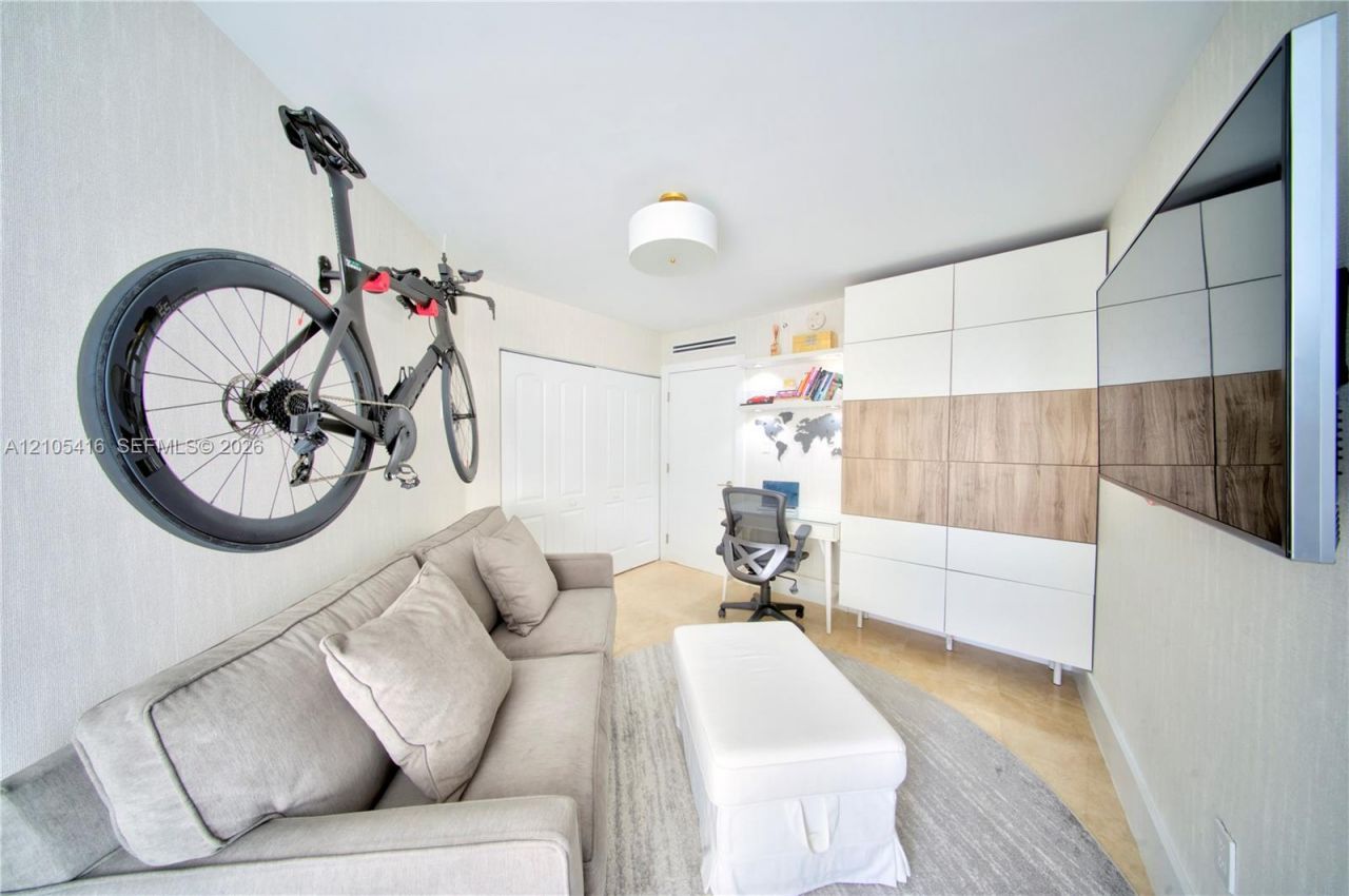 6301 Collins Ave , Unit 1105, Miami Beach, FL 33141 Photo