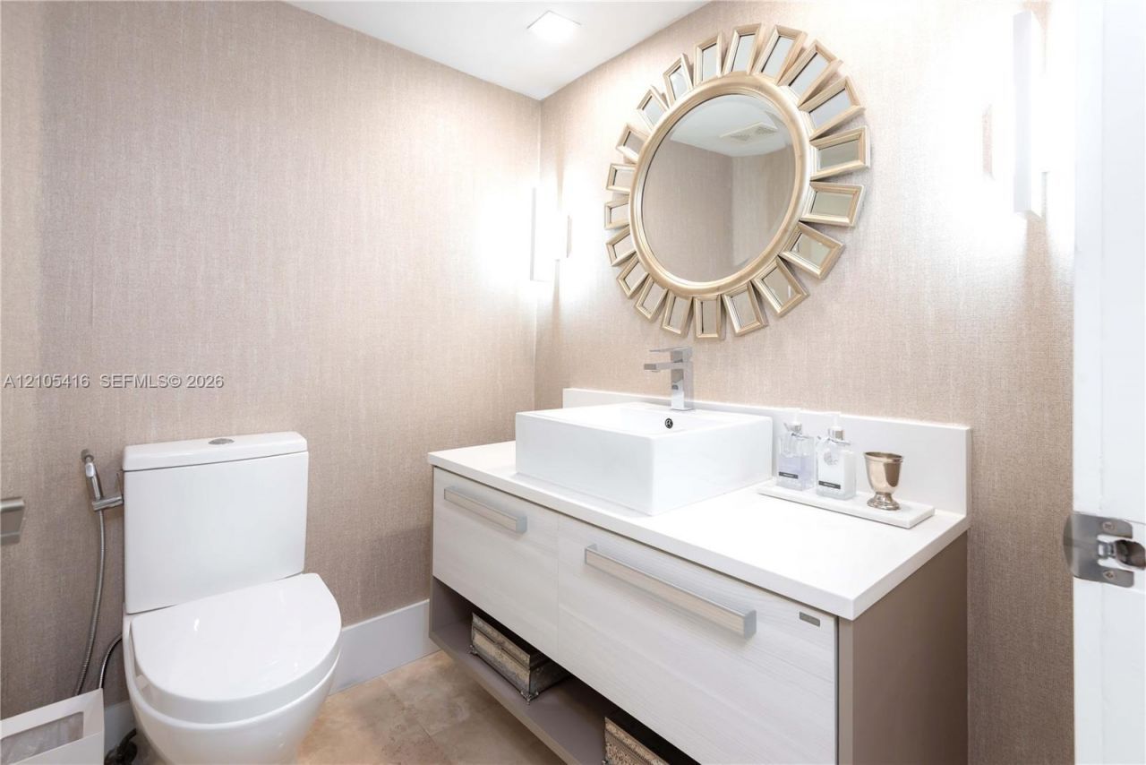 6301 Collins Ave , Unit 1105, Miami Beach, FL 33141 Photo