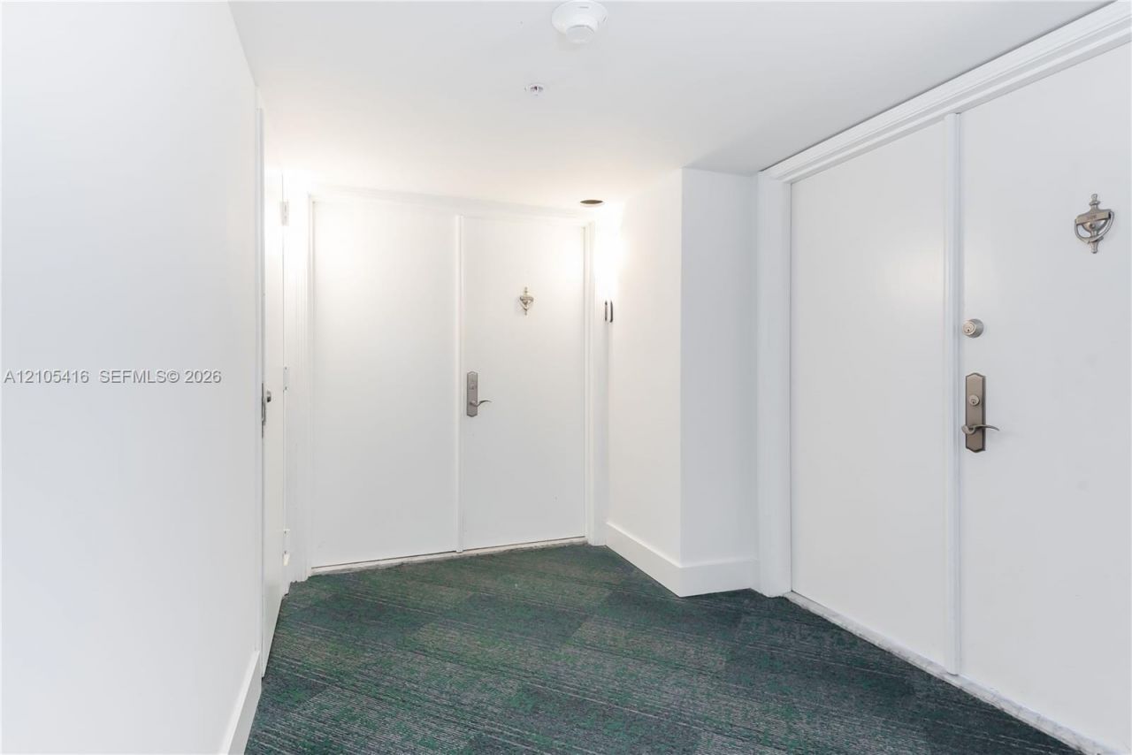 6301 Collins Ave , Unit 1105, Miami Beach, FL 33141 Photo