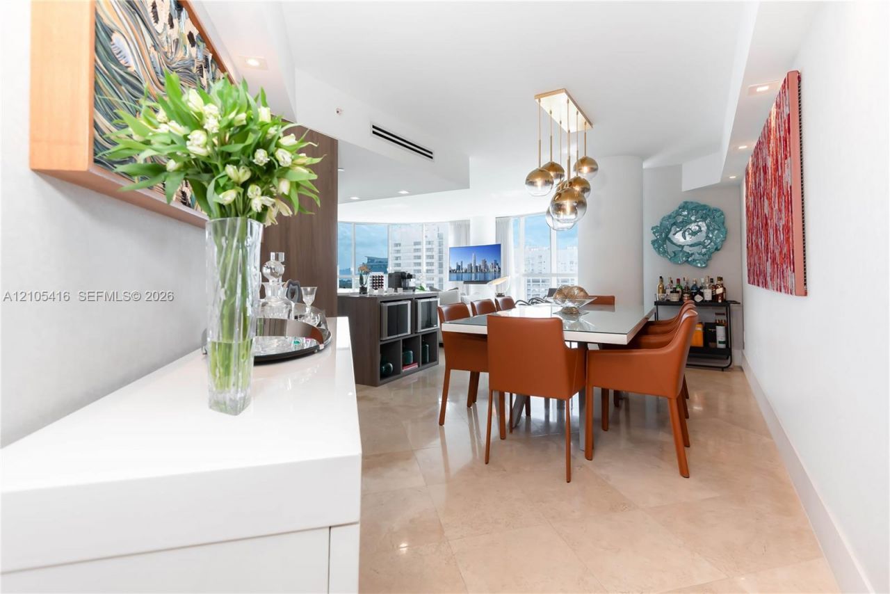 6301 Collins Ave , Unit 1105, Miami Beach, FL 33141 Photo