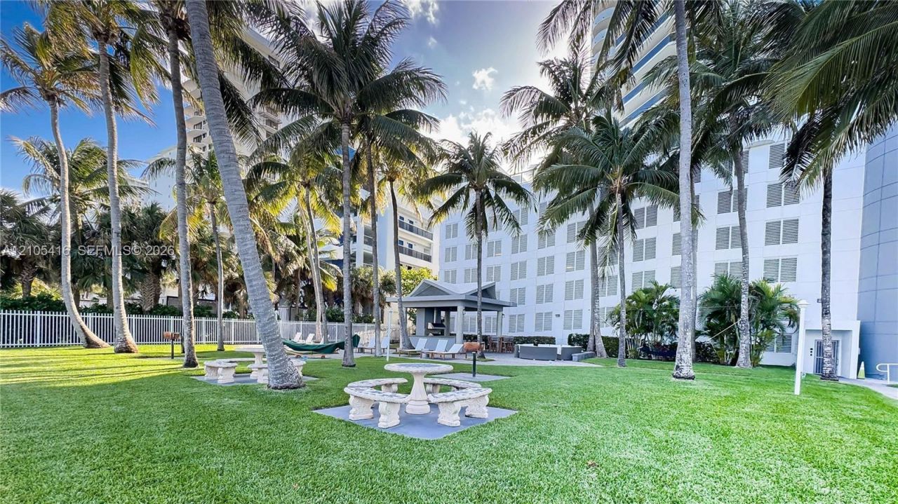 6301 Collins Ave , Unit 1105, Miami Beach, FL 33141 Photo