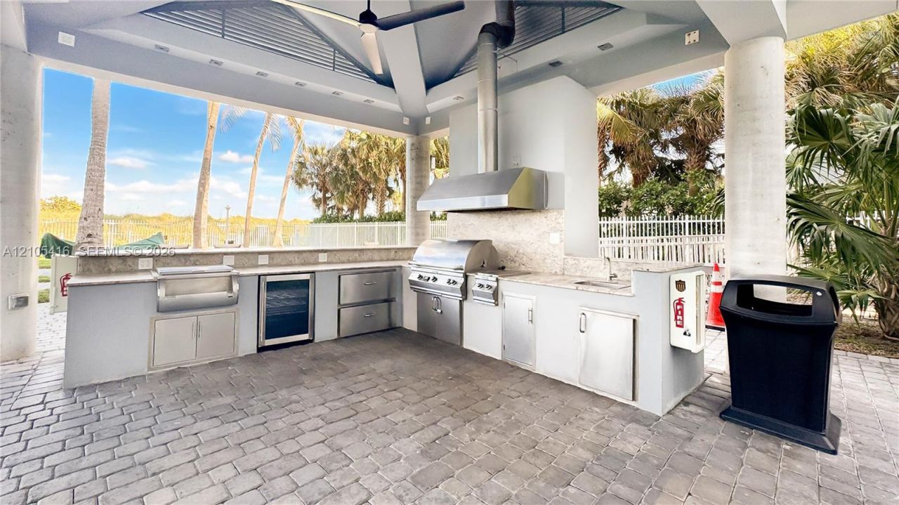 6301 Collins Ave , Unit 1105, Miami Beach, FL 33141 Photo
