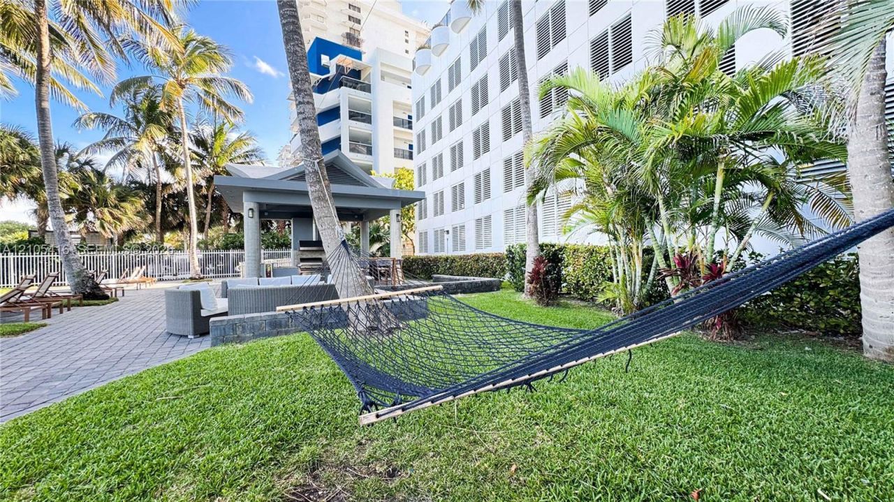 6301 Collins Ave , Unit 1105, Miami Beach, FL 33141 Photo