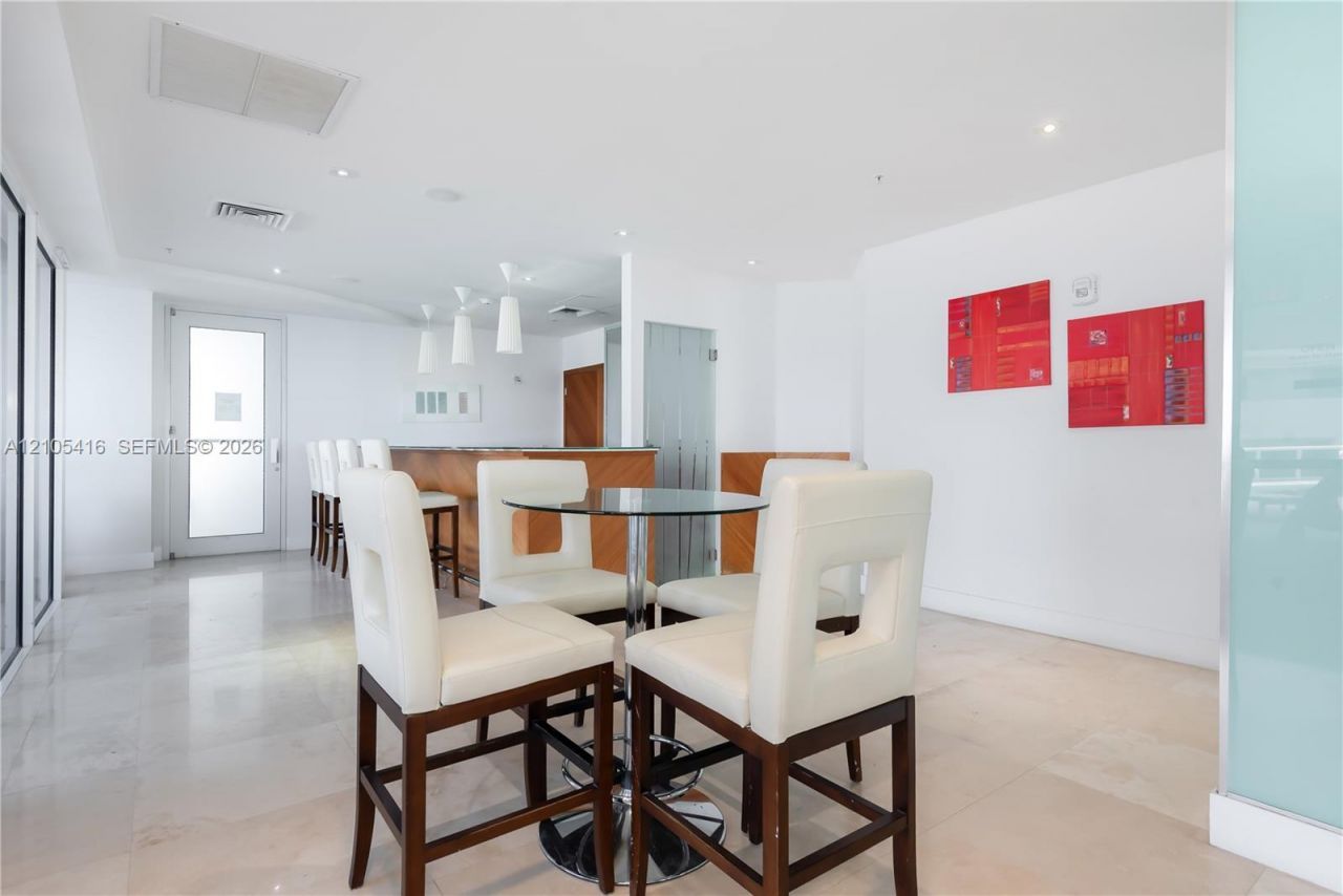 6301 Collins Ave , Unit 1105, Miami Beach, FL 33141 Photo