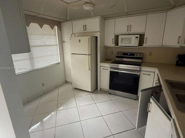 2305 Lucaya Ln, Unit G1, Coconut Creek, FL 33066