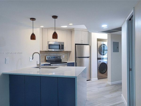 10451 W Broward Blvd , Unit 102, Plantation, FL 33324
