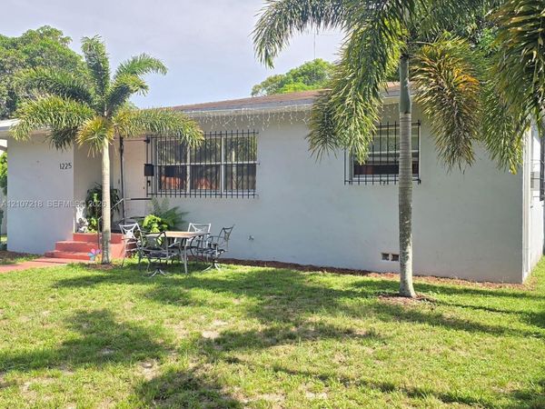 1225 NW 127th St , North Miami, FL 33167