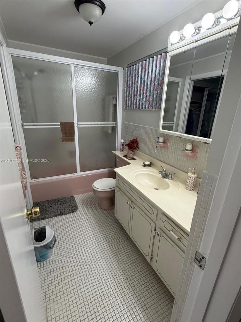 215 SE 3rd Ave , Unit 102D, Hallandale Beach, FL 33009 Photo