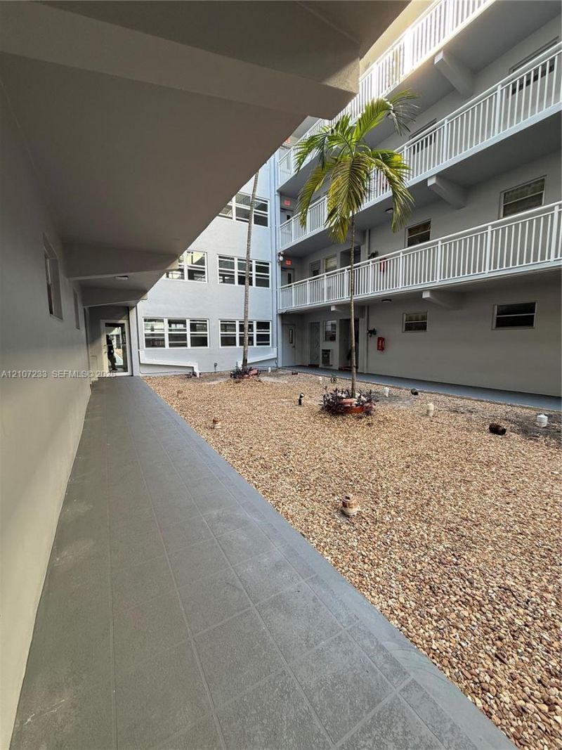 215 SE 3rd Ave , Unit 102D, Hallandale Beach, FL 33009 Photo
