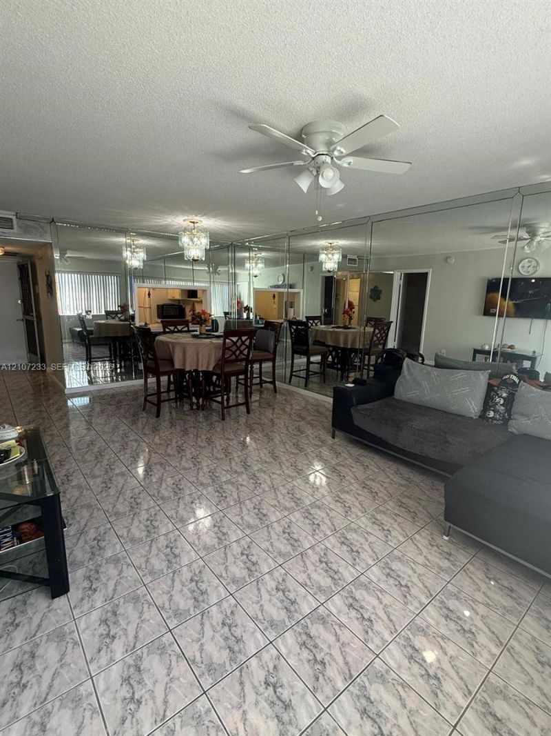 215 SE 3rd Ave , Unit 102D, Hallandale Beach, FL 33009 Photo