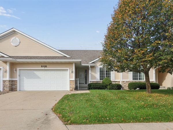 6126 Pinewood Court , Johnston, IA 50131