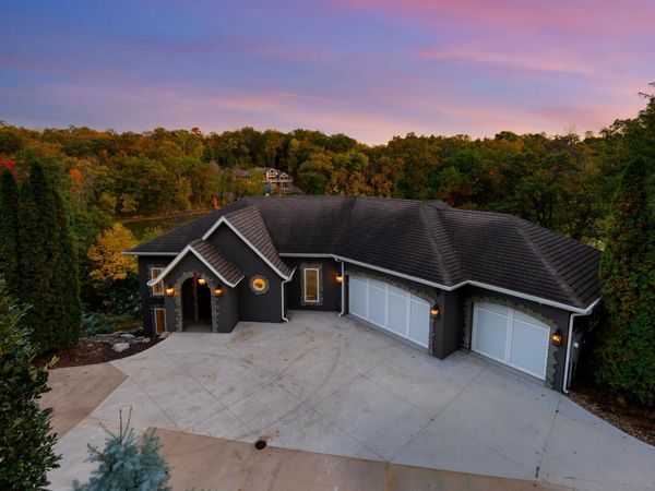 5966 Blackberry Trail E, Inver Grove Heights, MN 55076