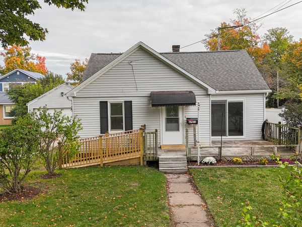 67872 95th Avenue, Dowagiac, MI 49047