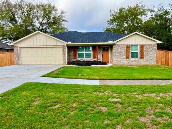 200 S Ross Avenue , Mexia, TX 76667