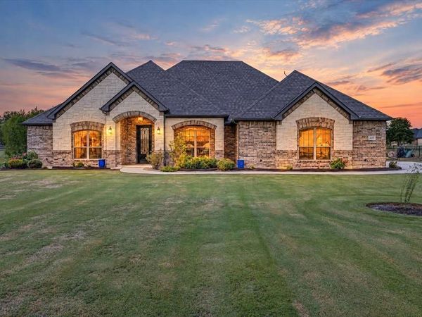 2025 Forest Bluff Trail, Azle, TX 76020