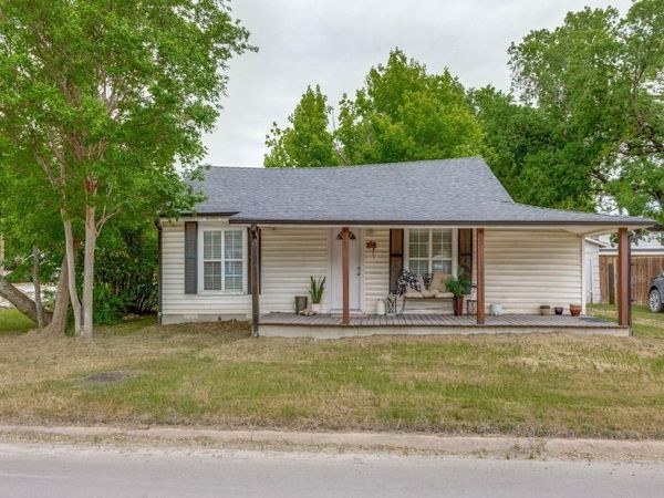 468 W Van Alstyne Parkway , Van Alstyne, TX 75495