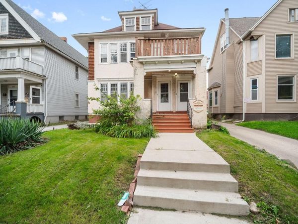 2917 N Maryland AVENUE, Unit 2919, Milwaukee, WI 53211