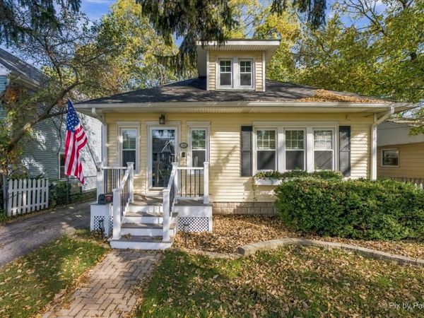 143 N HAGER Avenue , Barrington, IL 60010
