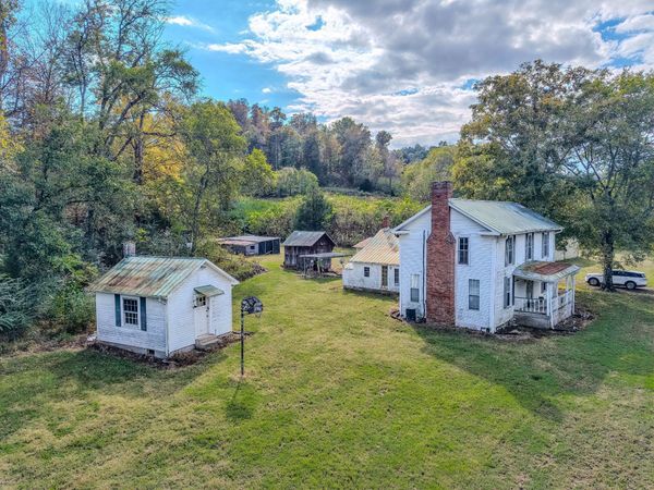 1905 Weakley Creek Rd , Lawrenceburg, TN 38464