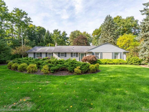 4494 Burnley Drive , Bloomfield Township, Mi 48304