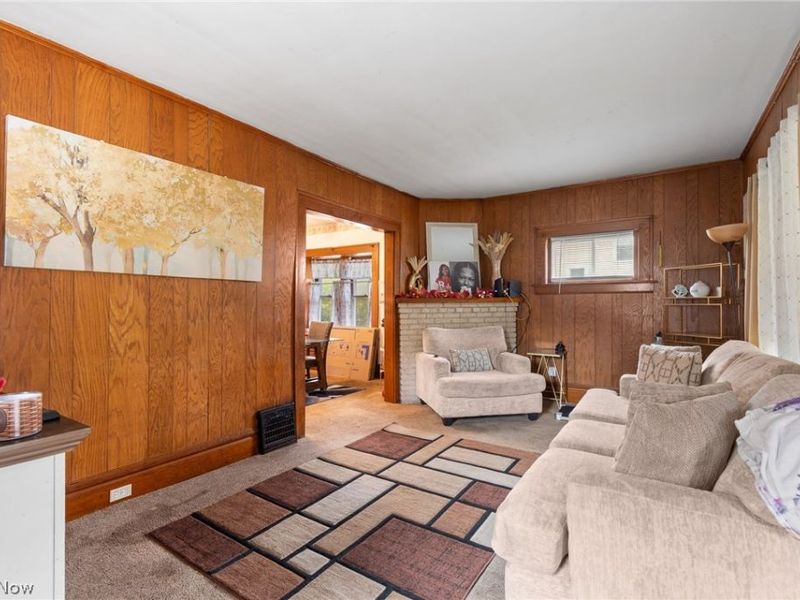 262 Gordon Drive, Akron, OH 44302 Photo 3
