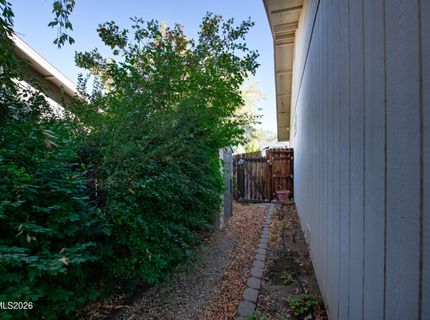 729 Hornet Drive, Gardnerville, NV 89460 Photo