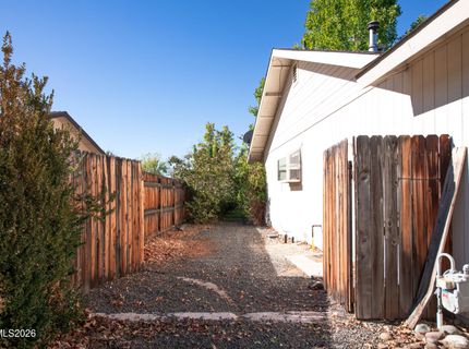 729 Hornet Drive, Gardnerville, NV 89460 Photo