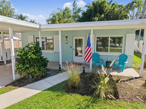 210 BRIGGS COURT , SARASOTA, FL 34237