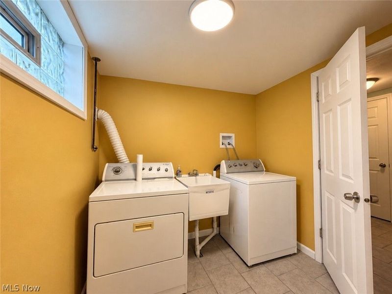 500 Aurora Drive, Youngstown, OH 44505 Photo 23