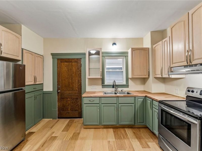160 N Valley Street, Akron, OH 44303 Photo 10