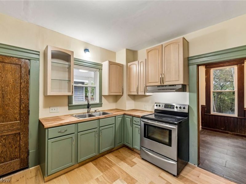160 N Valley Street, Akron, OH 44303 Photo 8