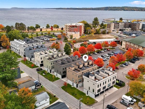 124 Gillis Street, Unit 7, Traverse City, MI 49684