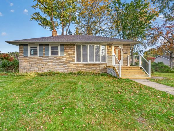 17 N Washington Street, Hobart, IN 46342