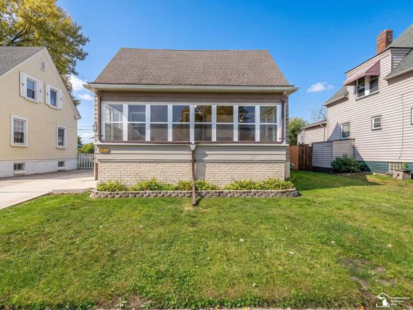 2110 5th Street, Wyandotte, MI 48192
