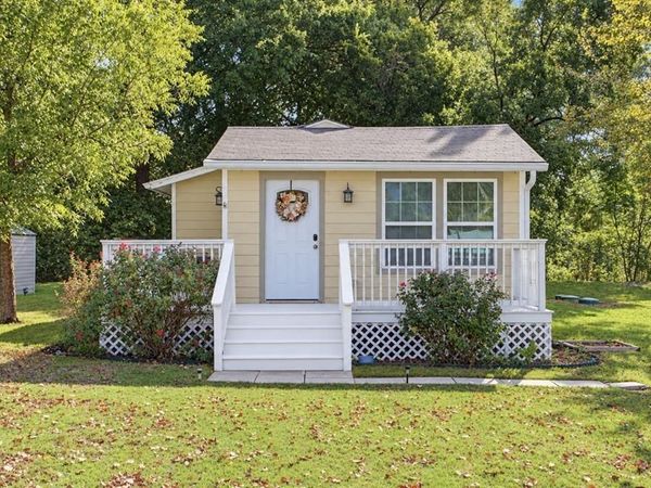 328 Spring Valley Circle, Azle, TX 76020