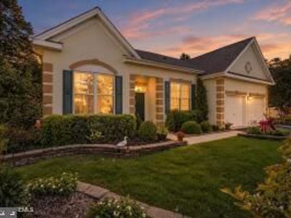 21 HEADWATERS PLACE, BARNEGAT, NJ 08005