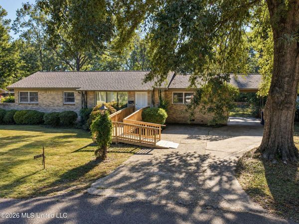 261 Pollard Street, Batesville, MS 38606